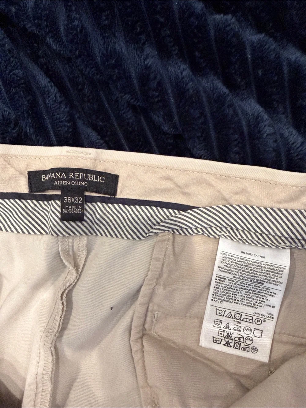 Banana Republic Men’s Chinos — Light Beige. Good condition. 36x32